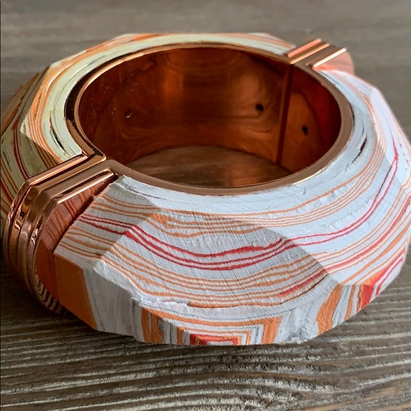 šWood and Rose Gold Magnetic Fivestory Bracelet - Picture 3 of 6